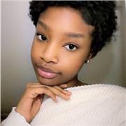 Étudiante qui peut donner des cours de français